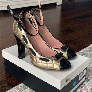 Marc Jacobs VINTAGE GOLD leather/Blk Patent Pump
